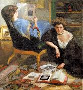 Women Reading